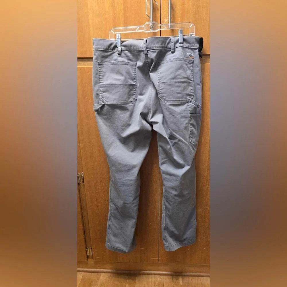Duluth trading Co. Men's 38x32 relaxed fit. Gray‎ work pants carpenter utility